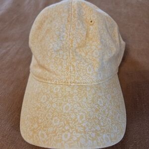 America Eagle NWOT Denim Yellow Flower Pattern Ball Hat. Perfect For Summer